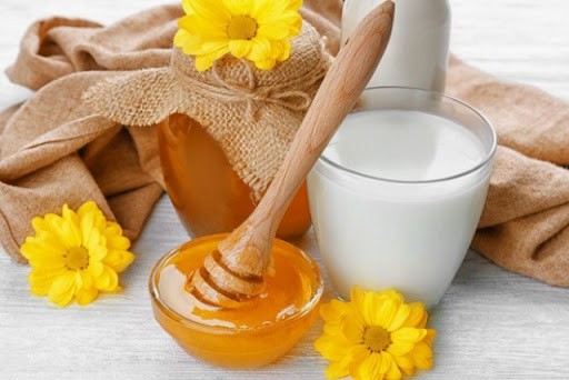 Mật ong kỵ sữa chua hay không? – Tác dụng của hỗn hợp này