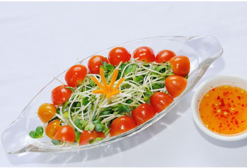 Công thức salad rau mầm trộn cà chua bi